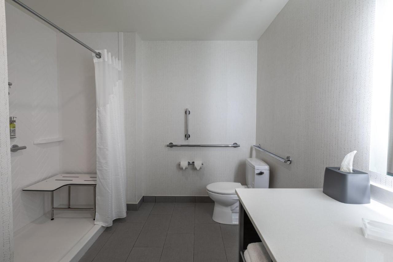 Holiday Inn Greenville - Woodruff Road By Ihg Exteriör bild