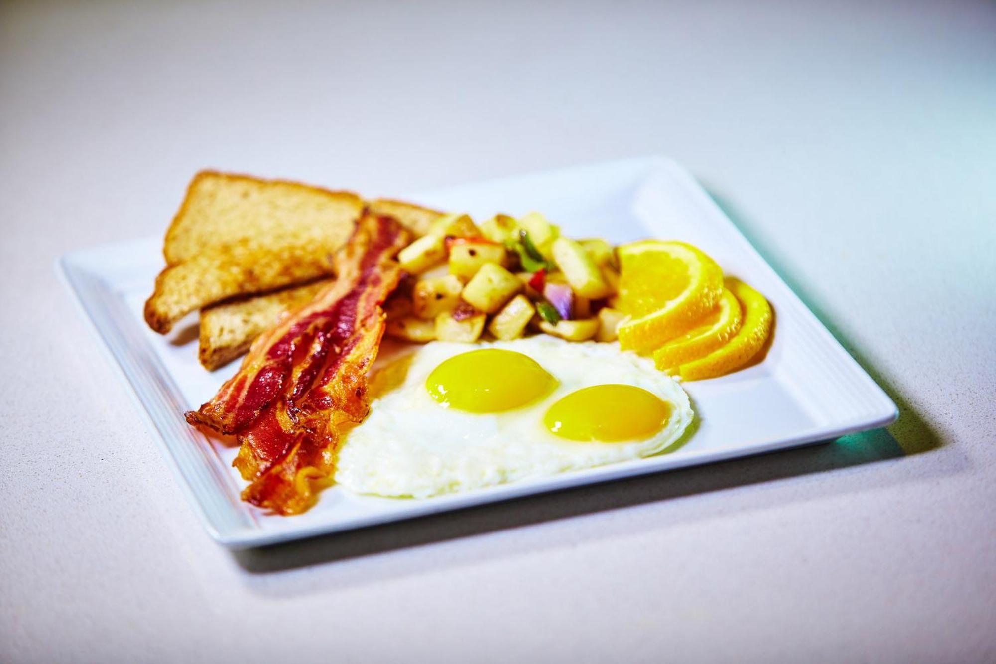 Holiday Inn Greenville - Woodruff Road By Ihg Exteriör bild